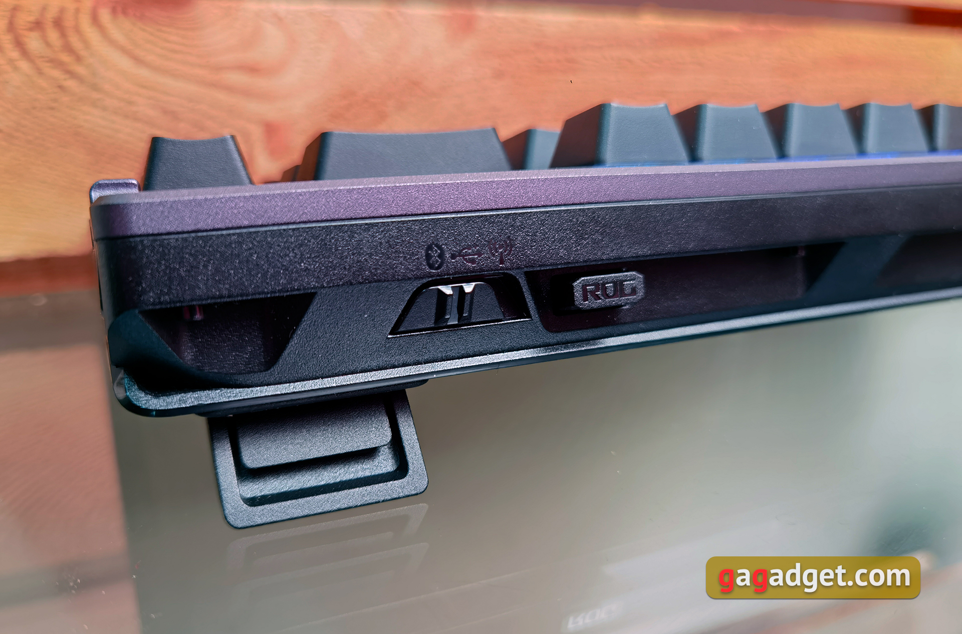 Recensione di ASUS ROG Azoth: una tastiera meccanica senza compromessi per i videogiocatori che non ti aspetti-18 Recensione di ASUS ROG Azoth: una tastiera meccanica senza compromessi per i videogiocatori che non ti aspetti-18