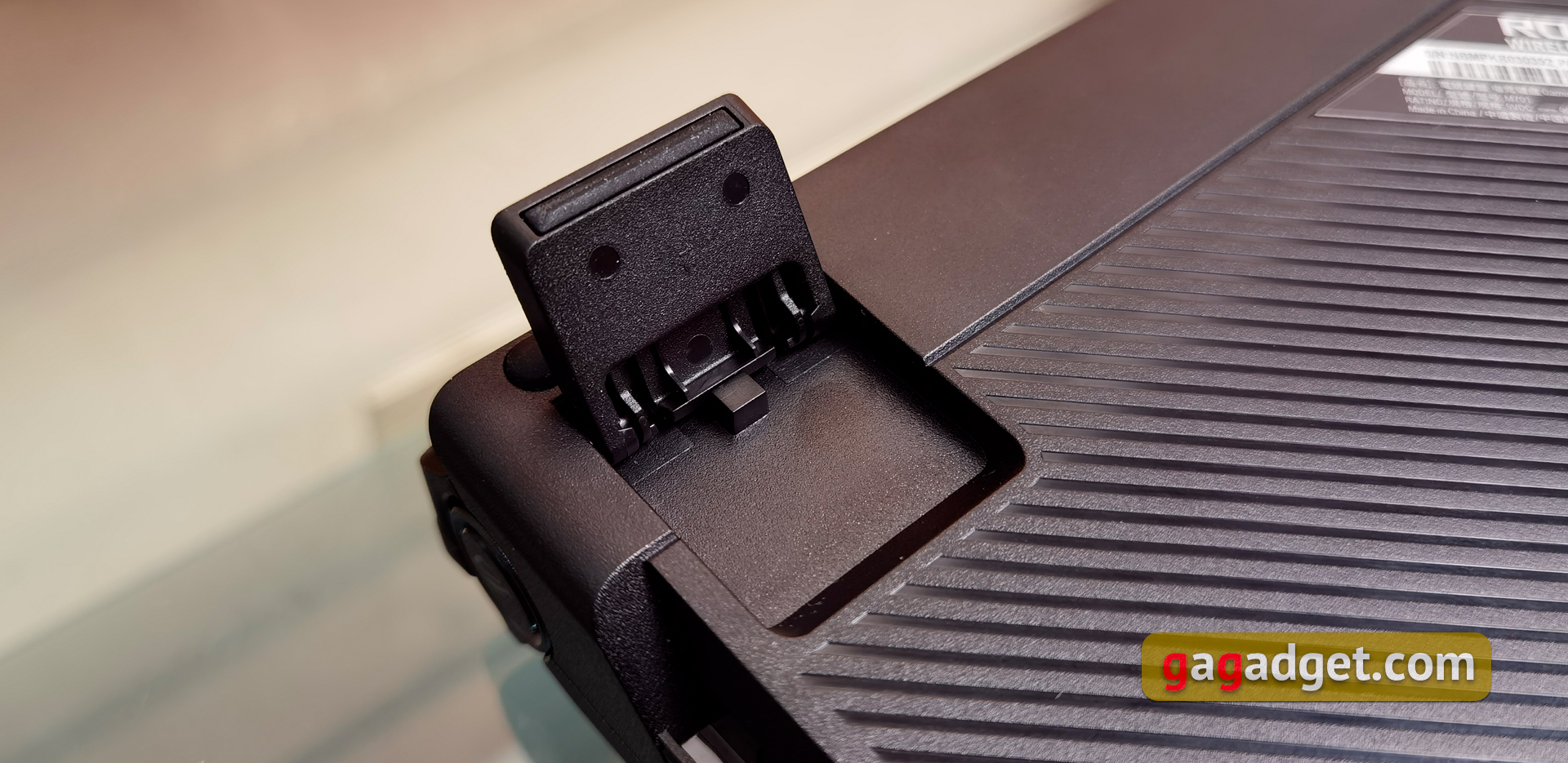 Recensione di ASUS ROG Azoth: una tastiera meccanica senza compromessi per i videogiocatori che non ti aspetti-25 Recensione di ASUS ROG Azoth: una tastiera meccanica senza compromessi per i videogiocatori che non ti aspetti-25