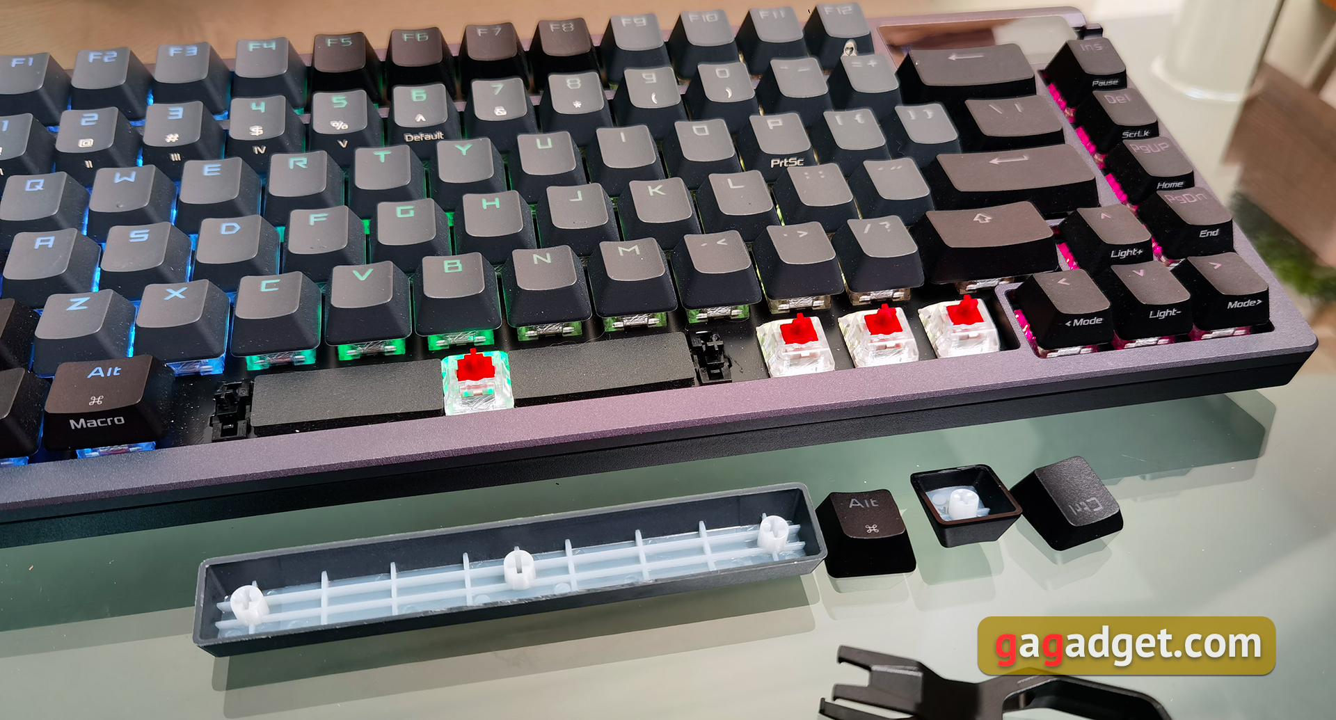 Recensione di ASUS ROG Azoth: una tastiera meccanica senza compromessi per i videogiocatori che non ti aspetti-40 Recensione di ASUS ROG Azoth: una tastiera meccanica senza compromessi per i videogiocatori che non ti aspetti-40