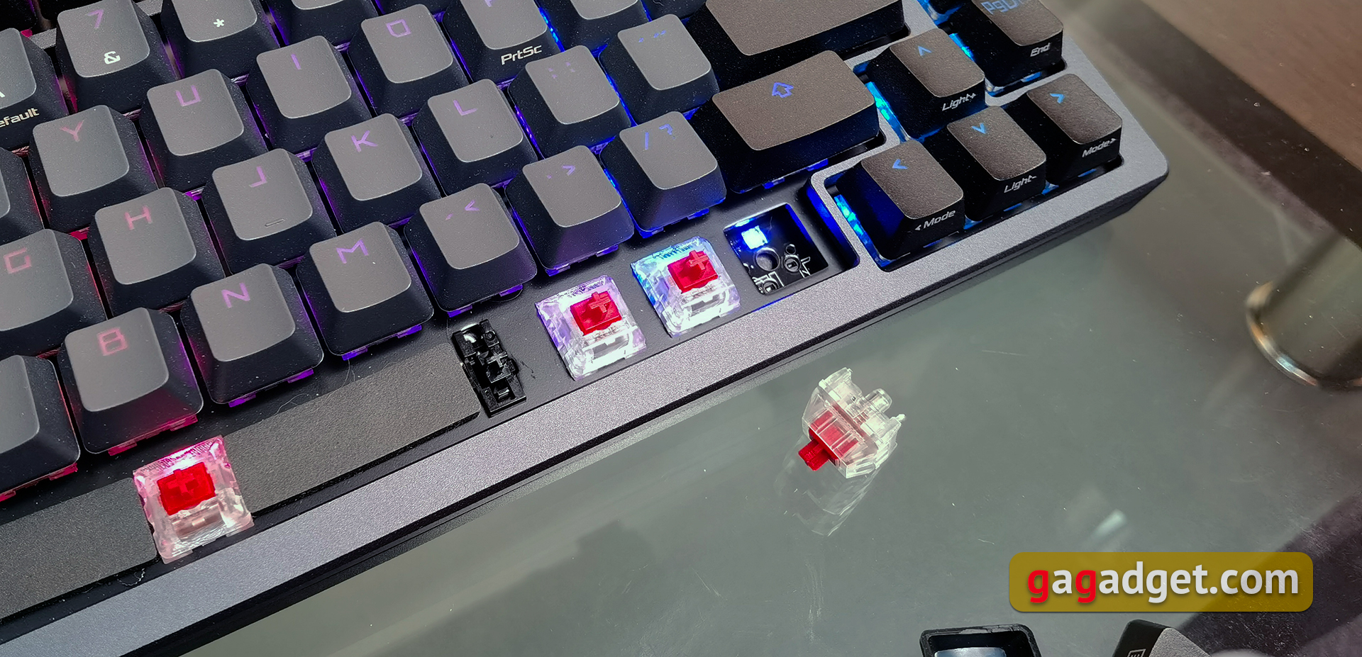 Recensione di ASUS ROG Azoth: una tastiera meccanica senza compromessi per i videogiocatori che non ti aspetti-41 Recensione di ASUS ROG Azoth: una tastiera meccanica senza compromessi per i videogiocatori che non ti aspetti-41