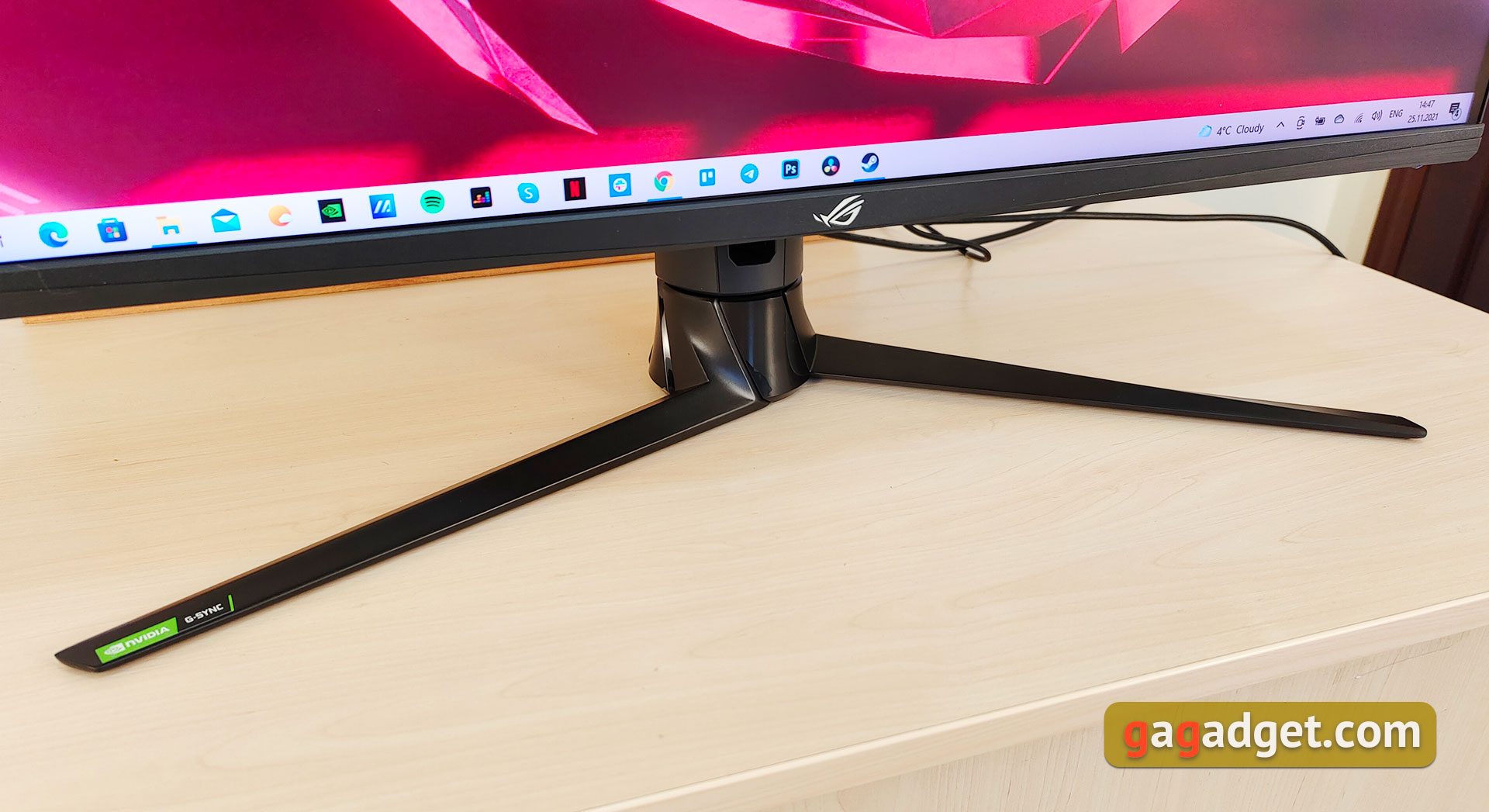 Recensione ASUS ROG Swift PG32UQ: monitor da gioco 4K a punti quantici-4