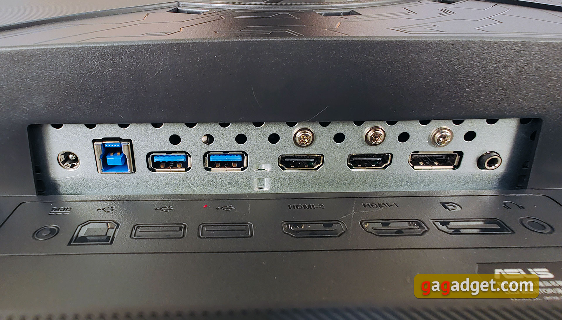 Recensione ASUS ROG Swift PG32UQ: monitor da gioco 4K a punti quantici-16
