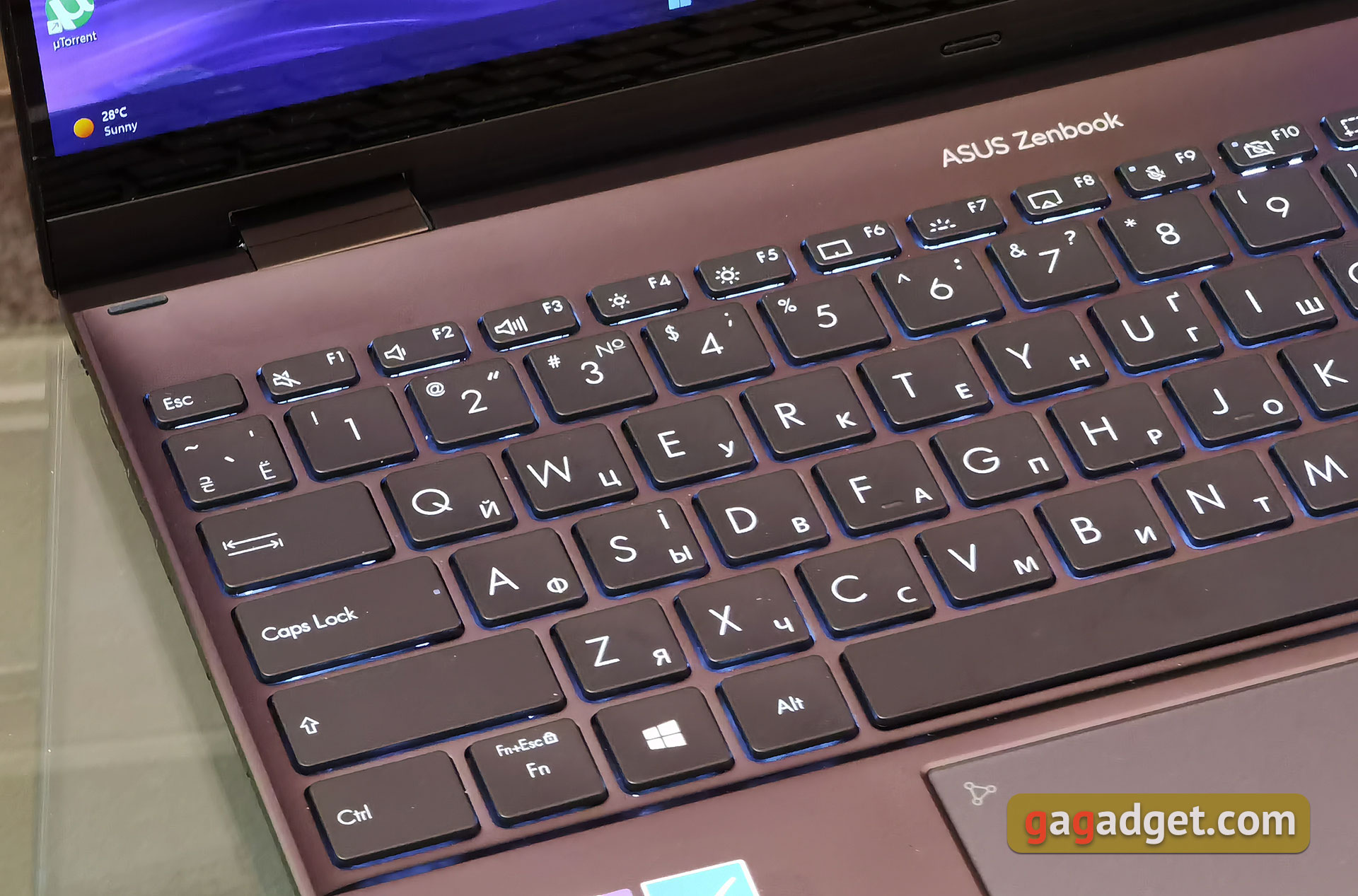 Recensione ASUS Zenbook 14 Flip OLED (UP5401E): potente Ultrabook Transformer con schermo OLED-25