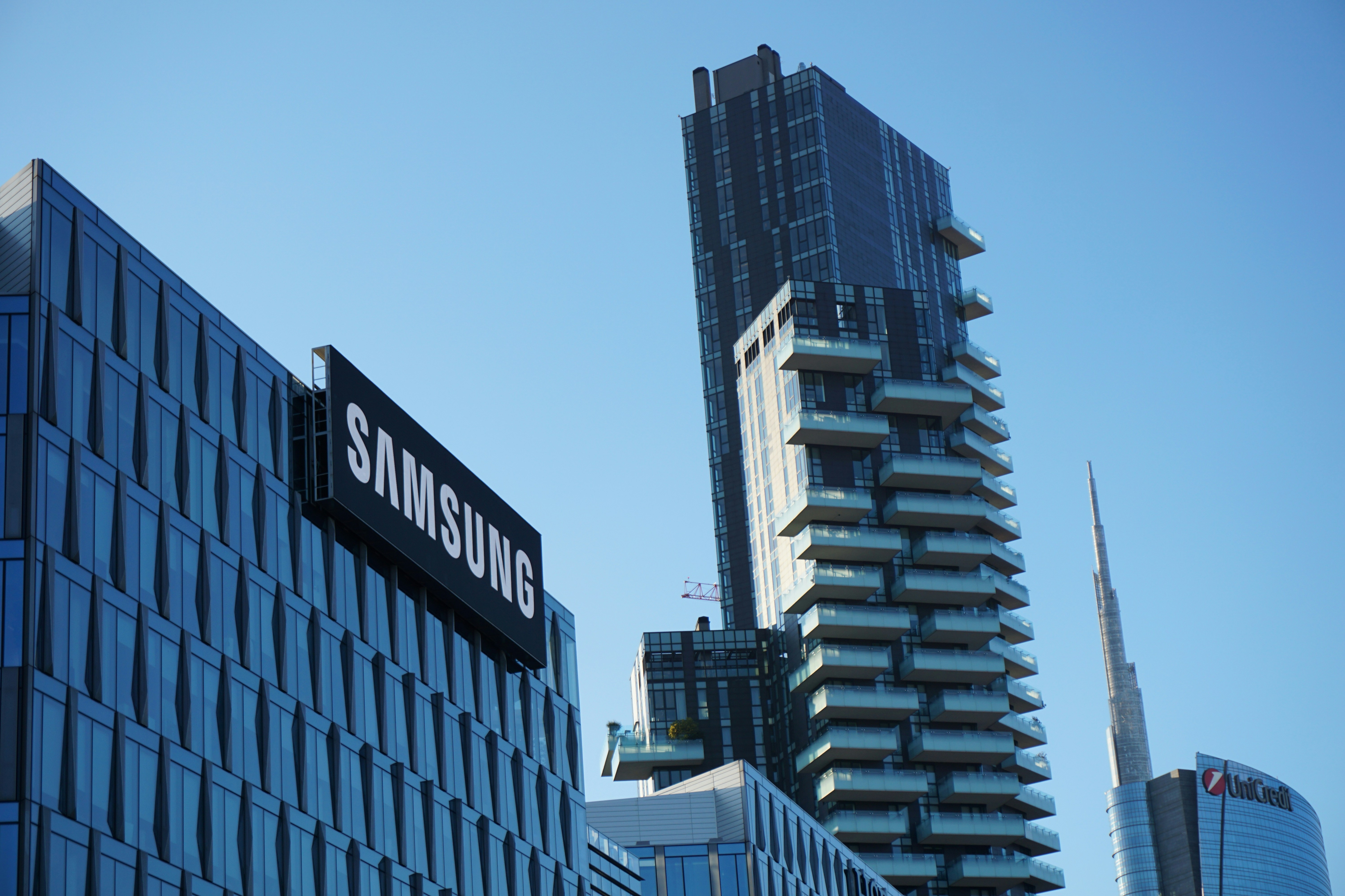 Samsung presenta un nuovo chip di memoria AI con capacità attualmente record Samsung presenta un nuovo chip di memoria AI con capacità attualmente record