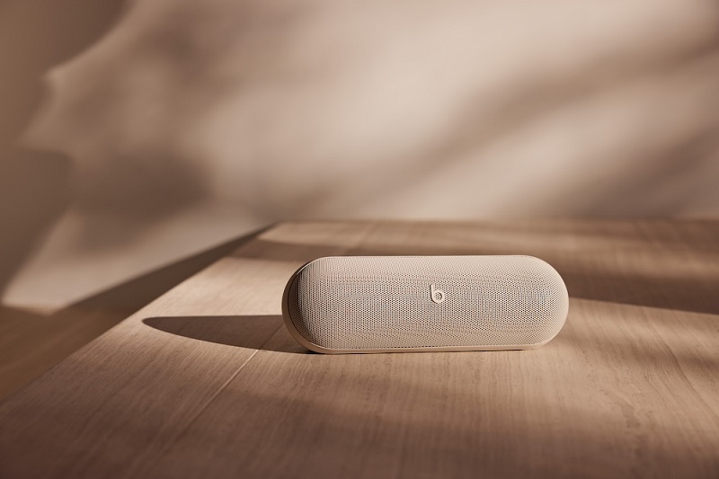 Kim Kardashian e Apple hanno presentato l'altoparlante wireless Beats Pill in due nuovi colori-2 Kim Kardashian e Apple hanno presentato l'altoparlante wireless Beats Pill in due nuovi colori-2
