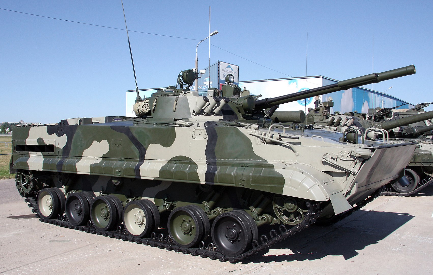 Veicolo corazzato da combattimento cingolato sovietico/russo