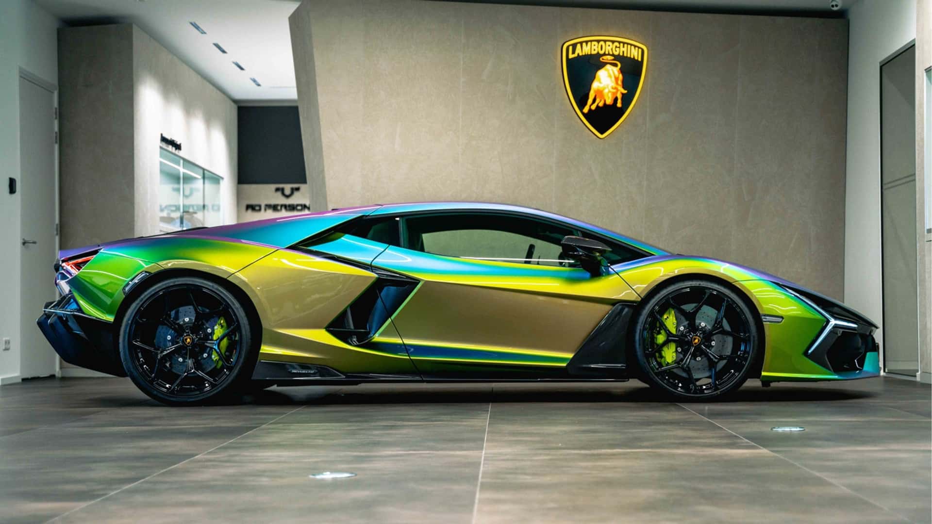 Lamborghini Revuelto con vernice cangiante