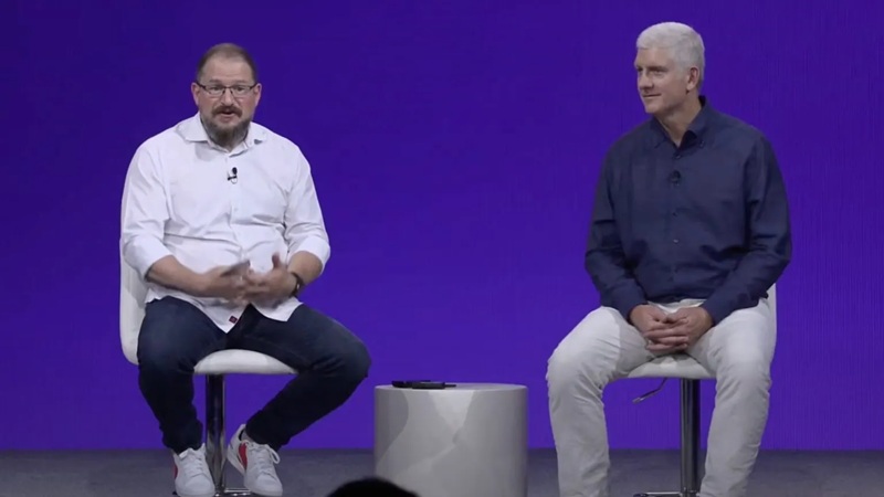 Rick Osterloh e Cristiano Amon al Snapdragon Summit