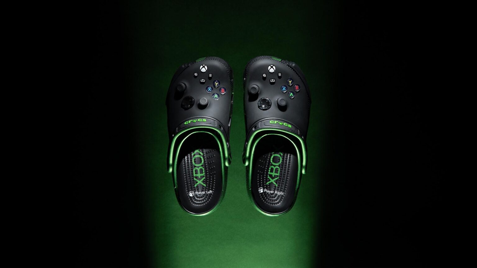 Vista completa della nuova collezione Crocs e Xbox
