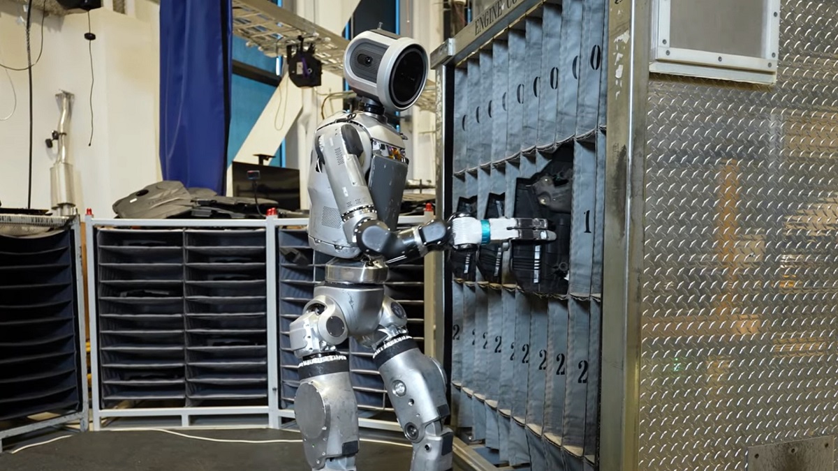 Sembra un essere umano, ma funziona meglio: Boston Dynamics mostra il robot Atlas in azione Sembra un essere umano, ma funziona meglio: Boston Dynamics mostra il robot Atlas in azione