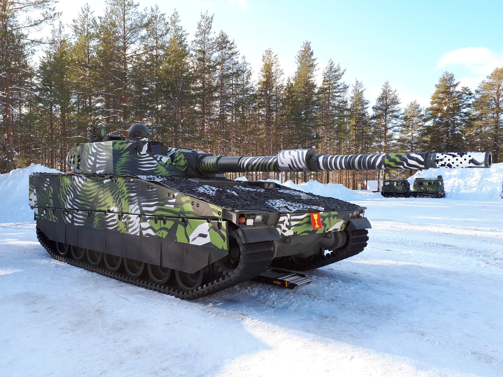 Veicolo blindato CV90. Illustrazione: Achwaq Khalid