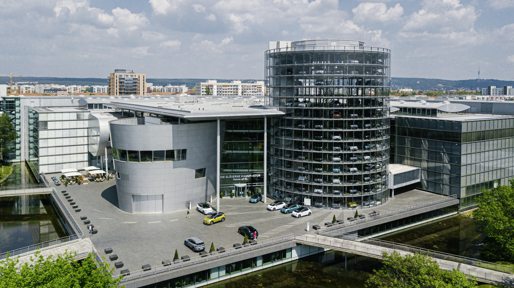 Gläserne Manufaktur di Dresda, prodotto da Volkswagen AG