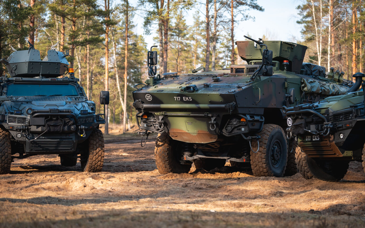 Veicoli blindati Arma 6×6 e veicoli blindati NMS per le Forze di Difesa Estoni Veicoli blindati Arma 6×6 e veicoli blindati NMS per le Forze di Difesa Estoni