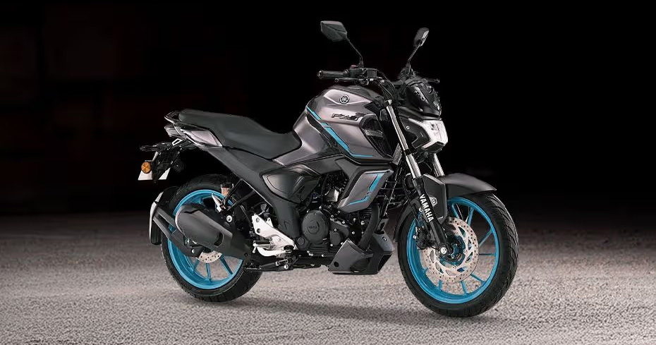 Vista anteriore destra della moto Vista anteriore destra della moto