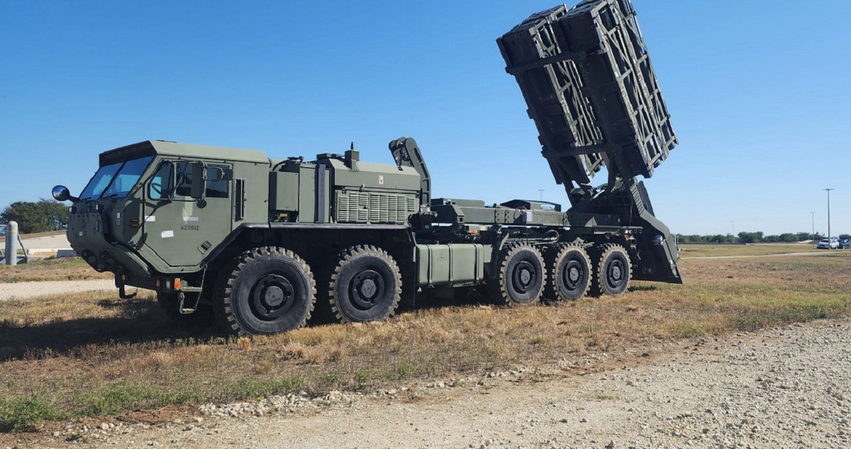 Quattro volte più potente dell'HIMARS: la società di difesa Lockheed Martin ha presentato un prototipo di un nuovo sistema di razzi a lancio multiplo