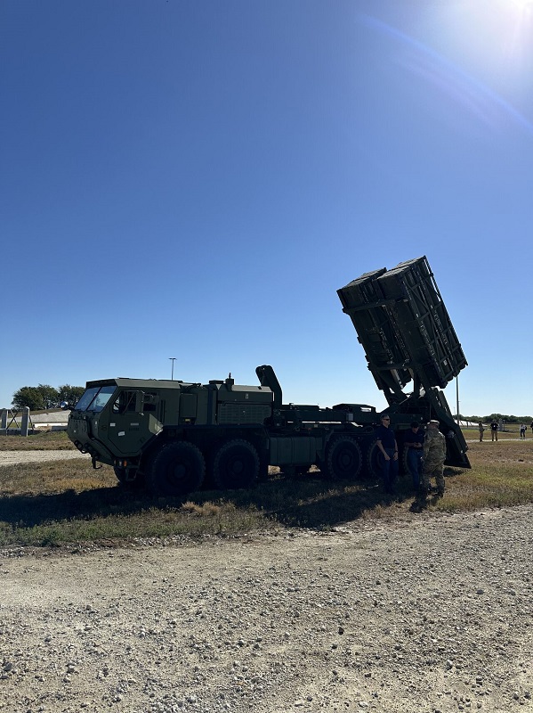 Quattro volte più potente dell'HIMARS: la società di difesa Lockheed Martin ha presentato un prototipo di un nuovo sistema di razzi a lancio multiplo-3