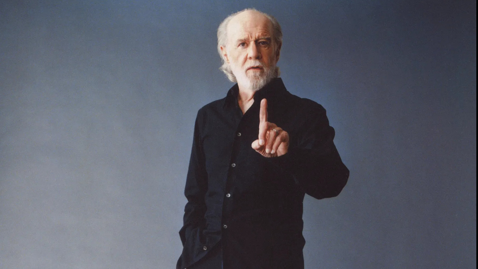 Lo scandaloso show di George Carlin sull'intelligenza artificiale è stato scritto da un essere umano, hanno ammesso gli autori del podcast Dudesy. Lo scandaloso show di George Carlin sull'intelligenza artificiale è stato scritto da un essere umano, hanno ammesso gli autori del podcast Dudesy.