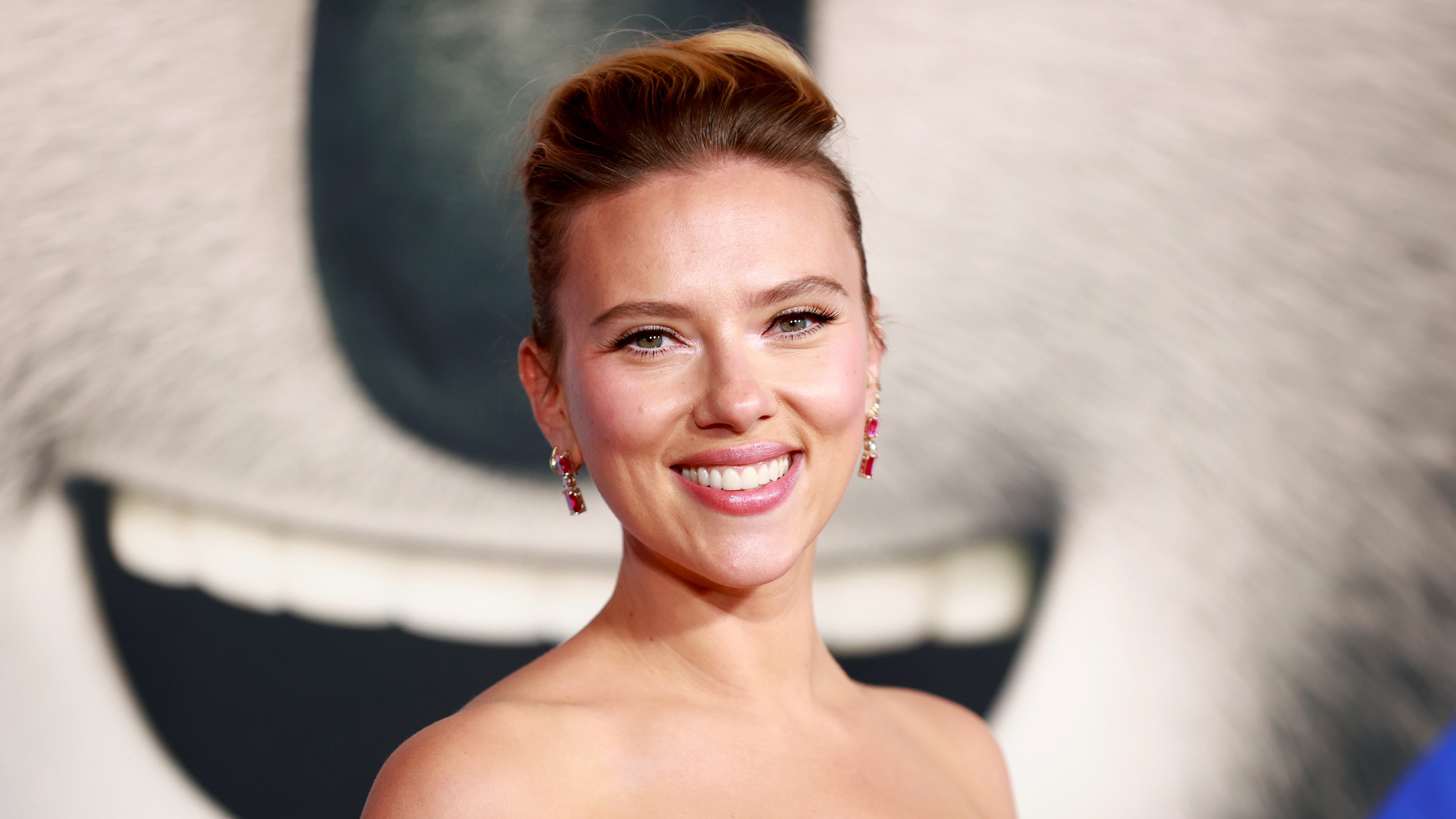 Scarlett Johansson ha fatto causa agli sviluppatori di un'app di intelligenza artificiale per aver clonato la sua voce nelle pubblicità Scarlett Johansson ha fatto causa agli sviluppatori di un'app di intelligenza artificiale per aver clonato la sua voce nelle pubblicità