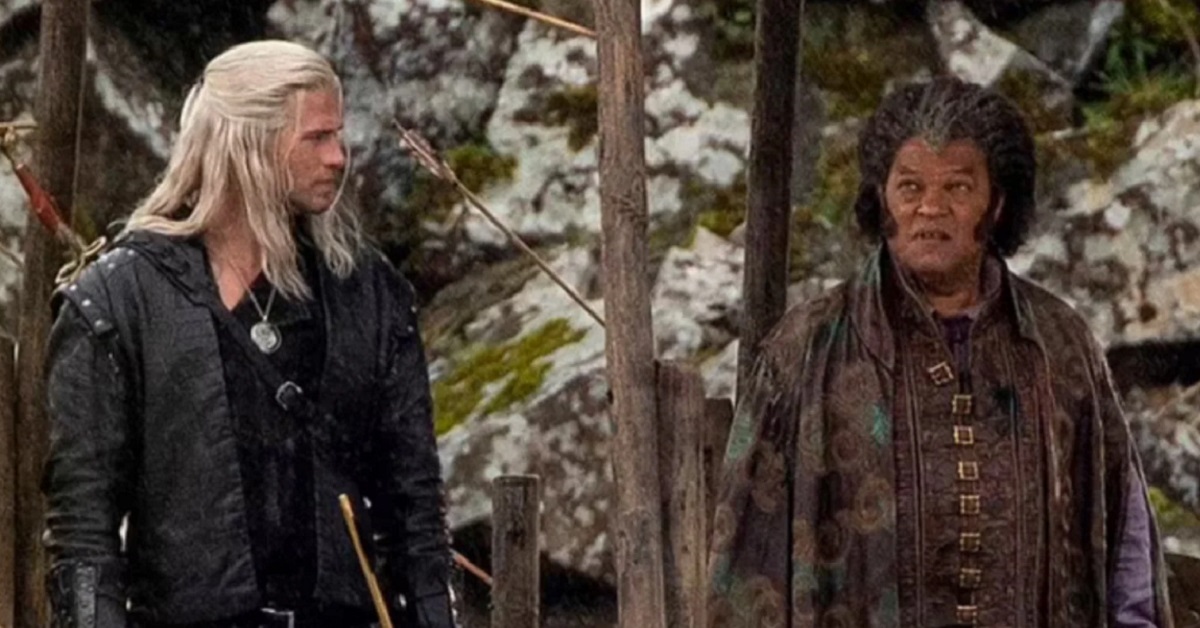 La star di Matrix nei panni di un vampiro: pubblicate le prime immagini delle riprese della quarta stagione di The Witcher con Liam Hemsworth e Laurence Fishburne La star di Matrix nei panni di un vampiro: pubblicate le prime immagini delle riprese della quarta stagione di The Witcher con Liam Hemsworth e Laurence Fishburne