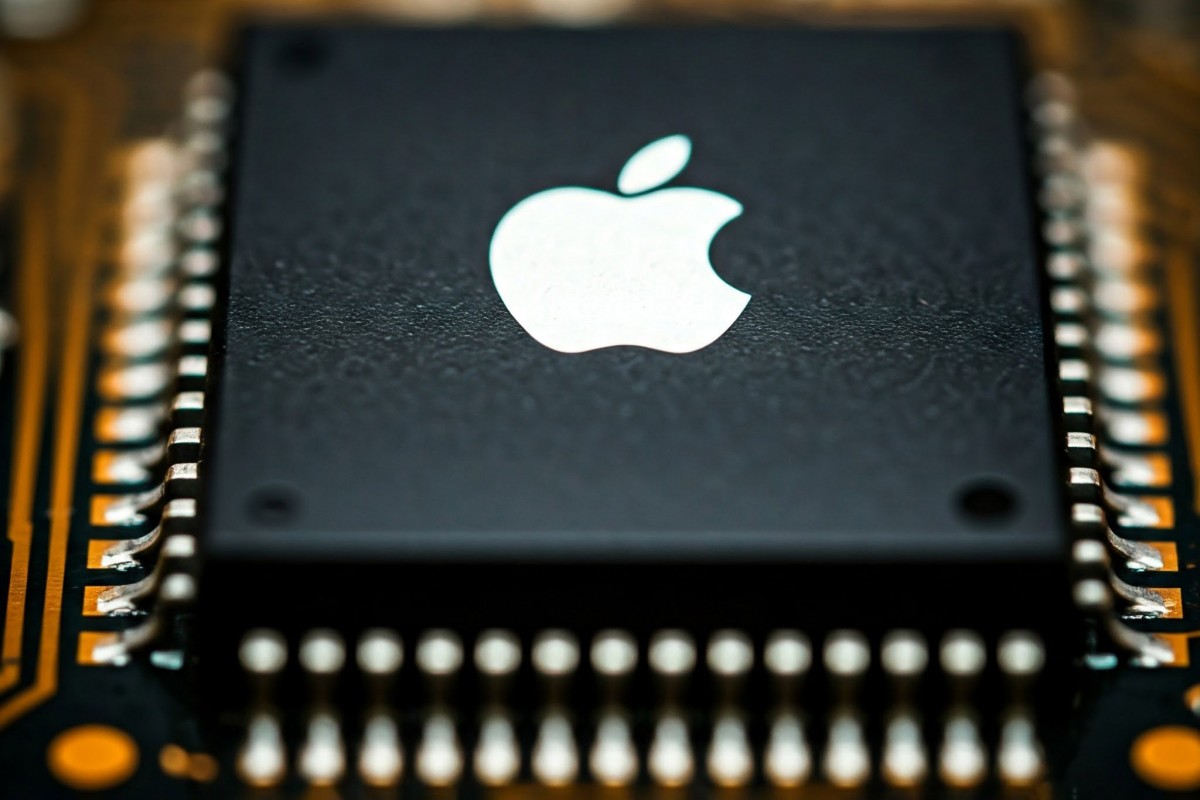 iPhone SE 4 con display OLED