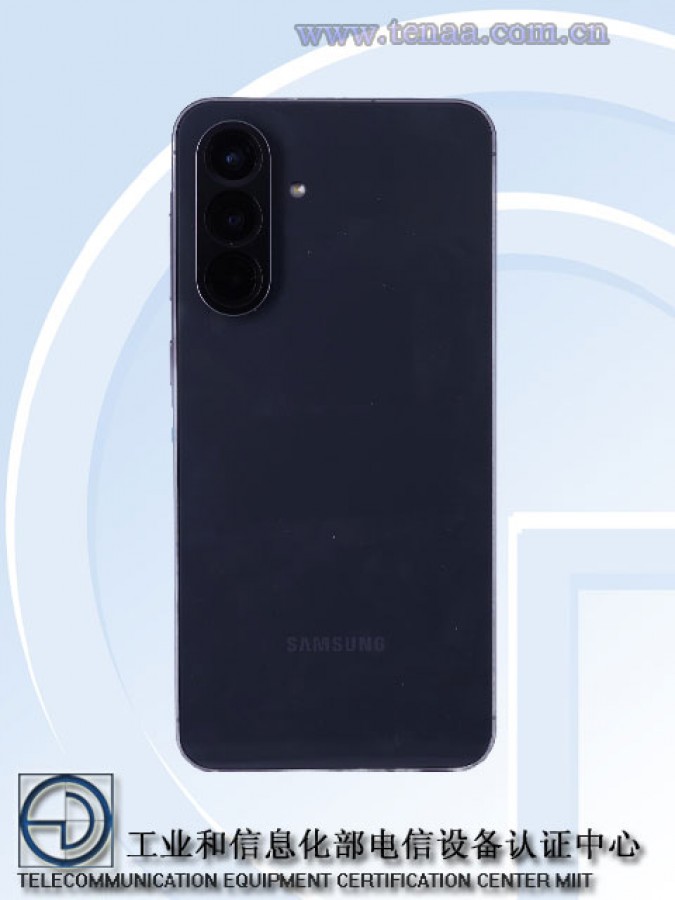 Immagine di Samsung Galaxy A56 da diverse angolazioni