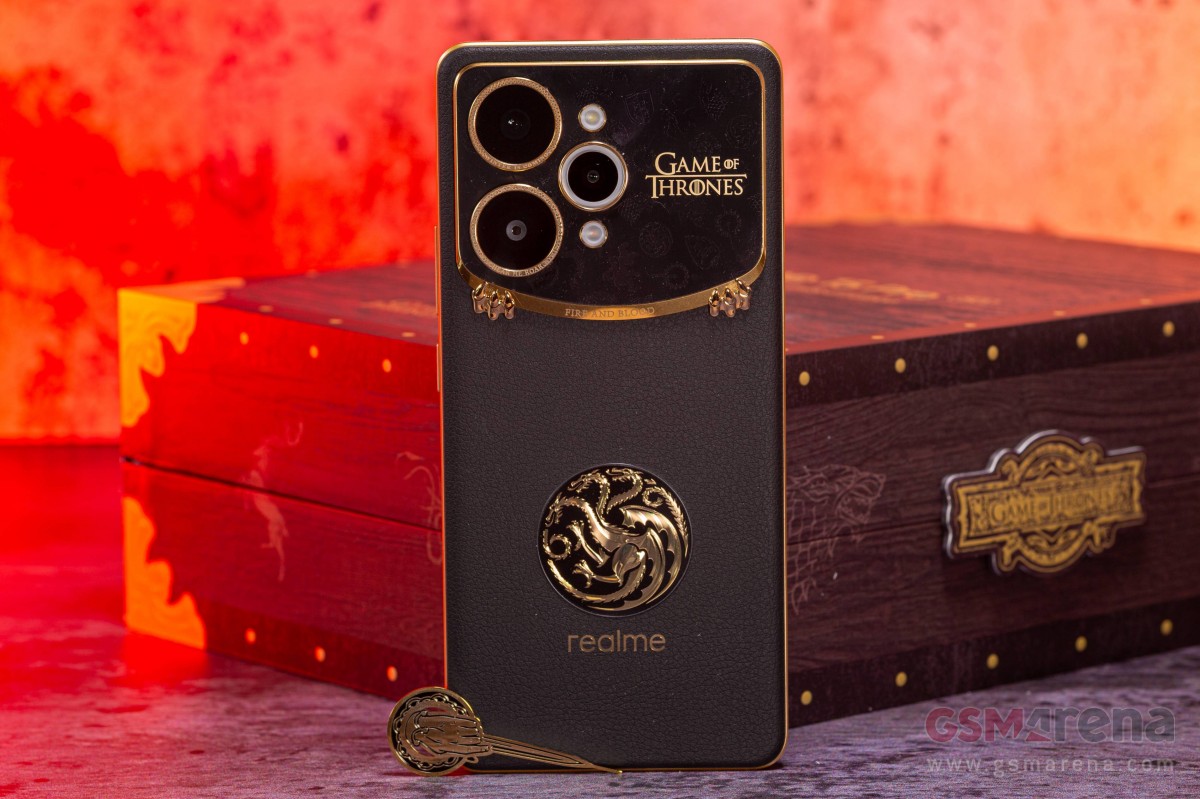 Smartphone Realme 15 Pro con logo della casa Targaryen Smartphone Realme 15 Pro con logo della casa Targaryen