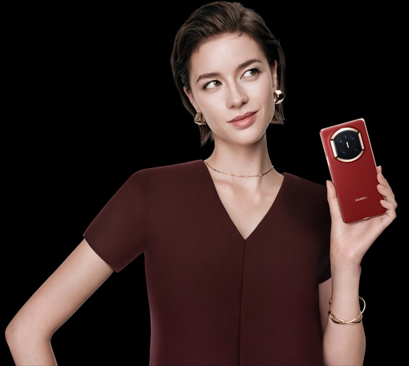 Huawei Mate X7 in Universal Red