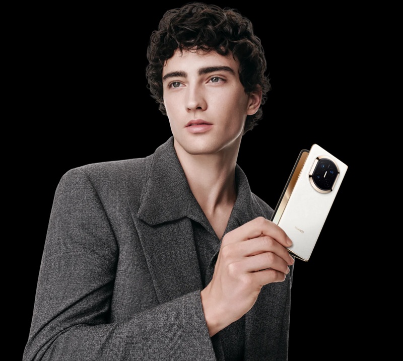 Huawei Mate X7 in Cloud White