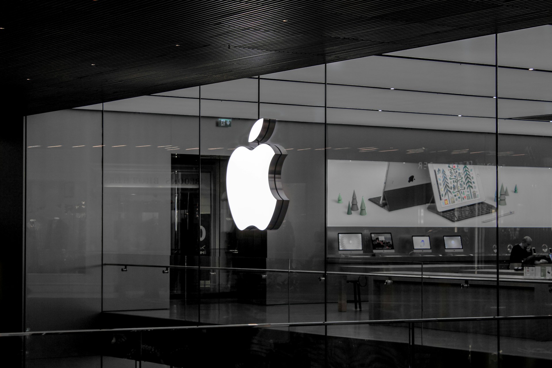 Apple ha acquistato una startup francese che crea tecnologia AI e computer vision - Media Apple ha acquistato una startup francese che crea tecnologia AI e computer vision - Media