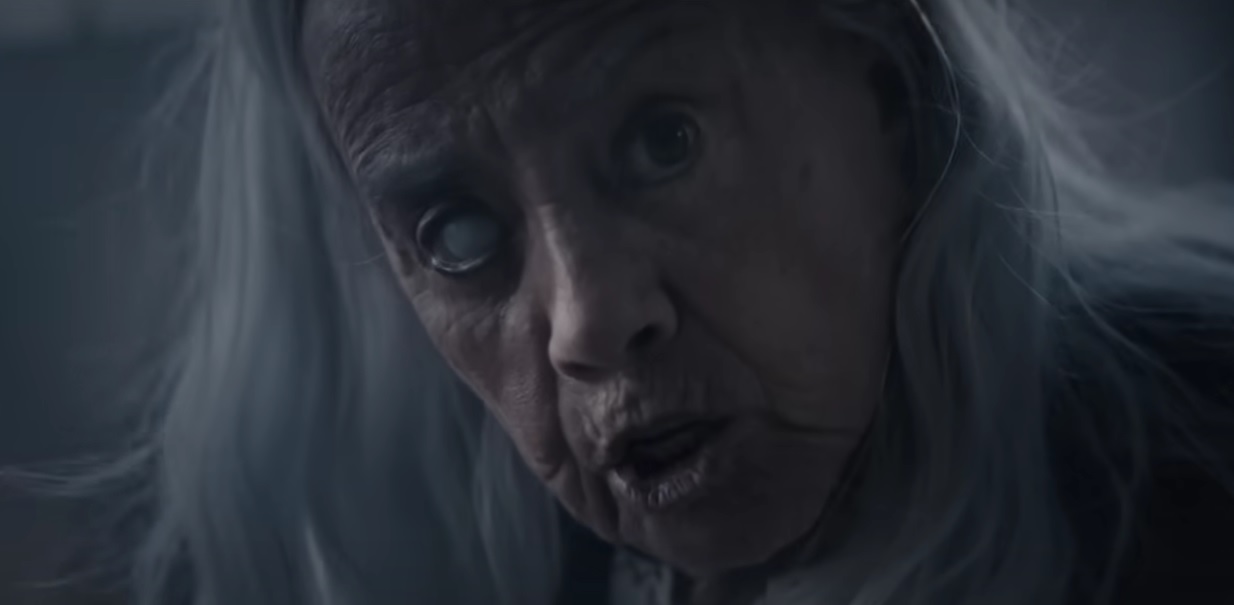 Questo è un video da non perdere: un'anziana signora mezza cieca parla dell'invasione di vampiri in Diablo IV. Blizzard ha pubblicato un insolito video Questo è un video da non perdere: un'anziana signora mezza cieca parla dell'invasione di vampiri in Diablo IV. Blizzard ha pubblicato un insolito video