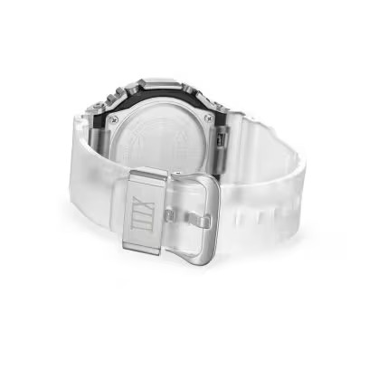 Lato posteriore di G-Shock GM-2100TTTR-8A Lato posteriore di G-Shock GM-2100TTTR-8A