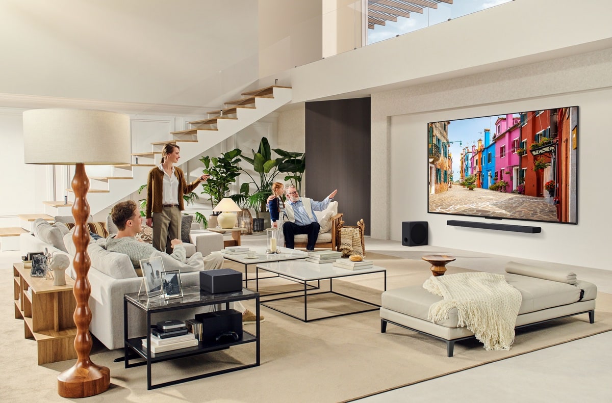TV LG 2025 QNED evo. Illustrazione