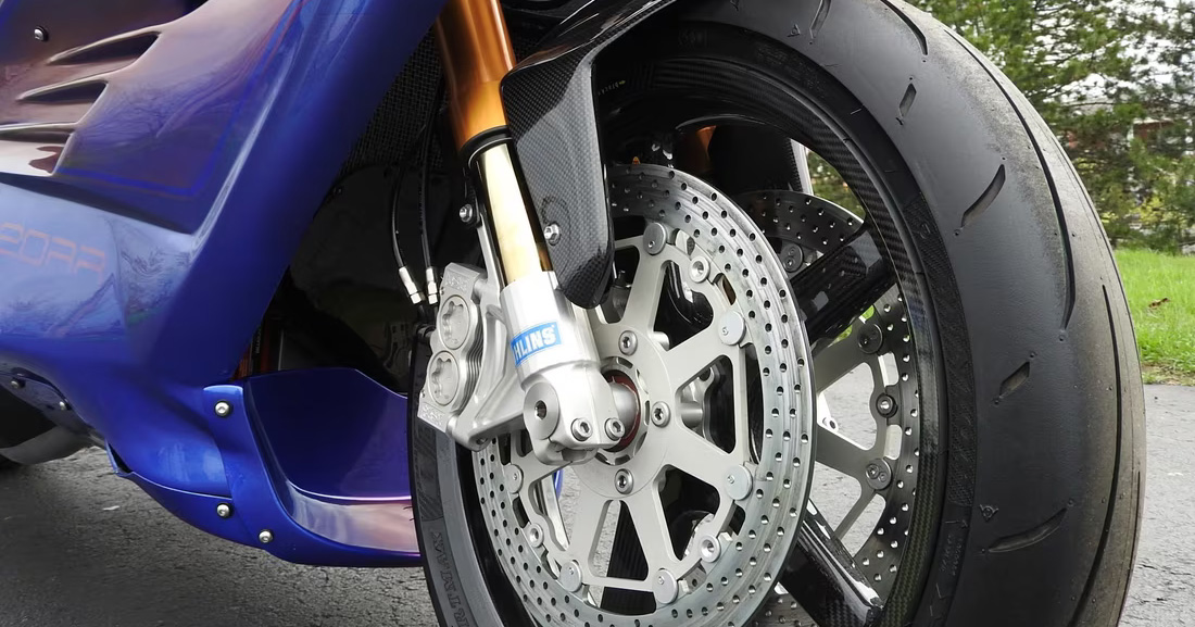 Il design straordinario della MTT 420RR Il design straordinario della MTT 420RR