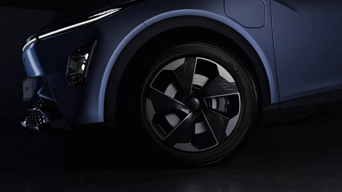 Parte anteriore di Perodua QV-E