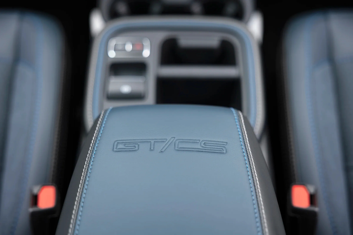 Vista generale Ford Mustang Mach-E California Special