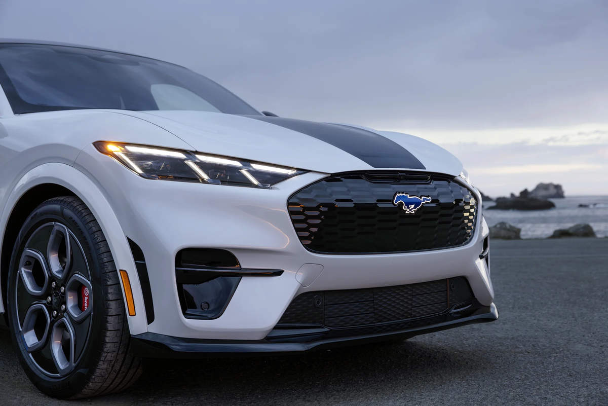 Ford Mustang Mach-E California Special griglia anteriore