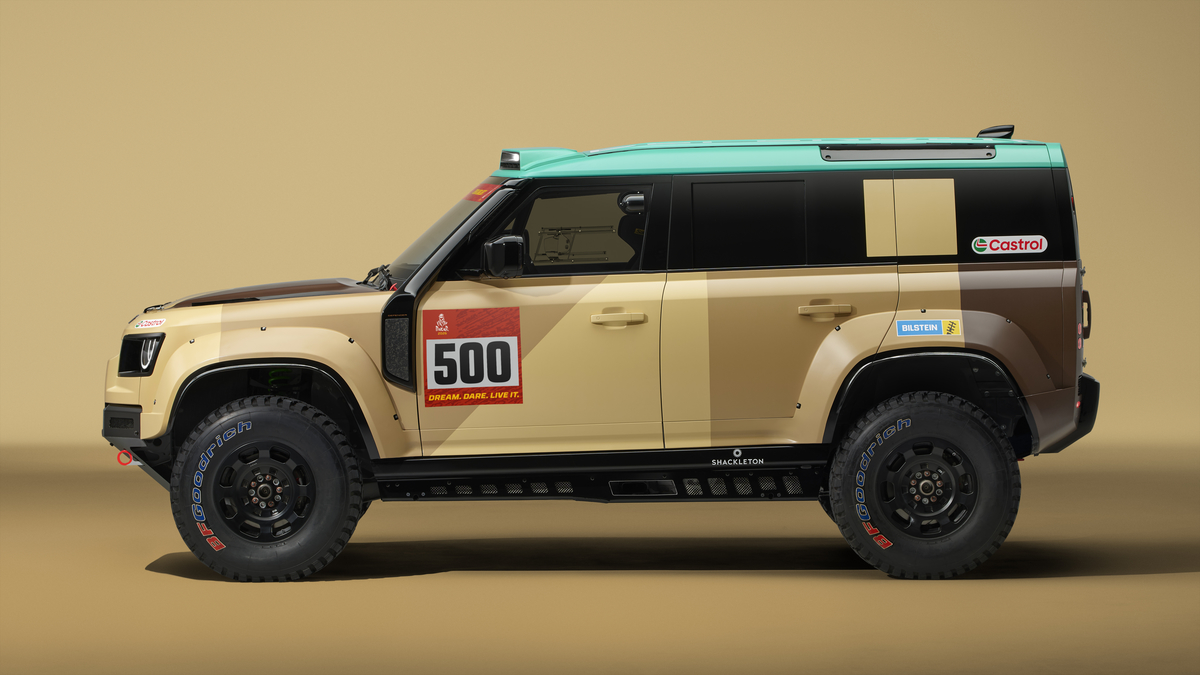 Defender alla partenza del rally Dakar