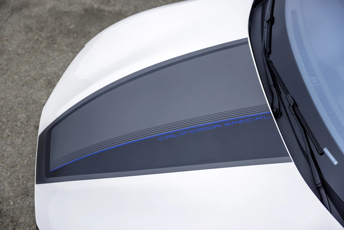 Ford Mustang Mach-E California Special cofano