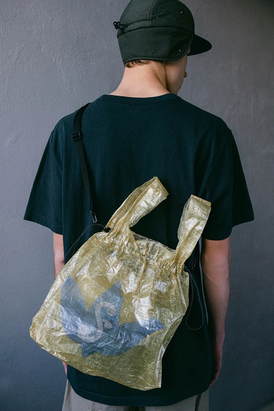 Borsa Disco Elysium con accessori Borsa Disco Elysium con accessori