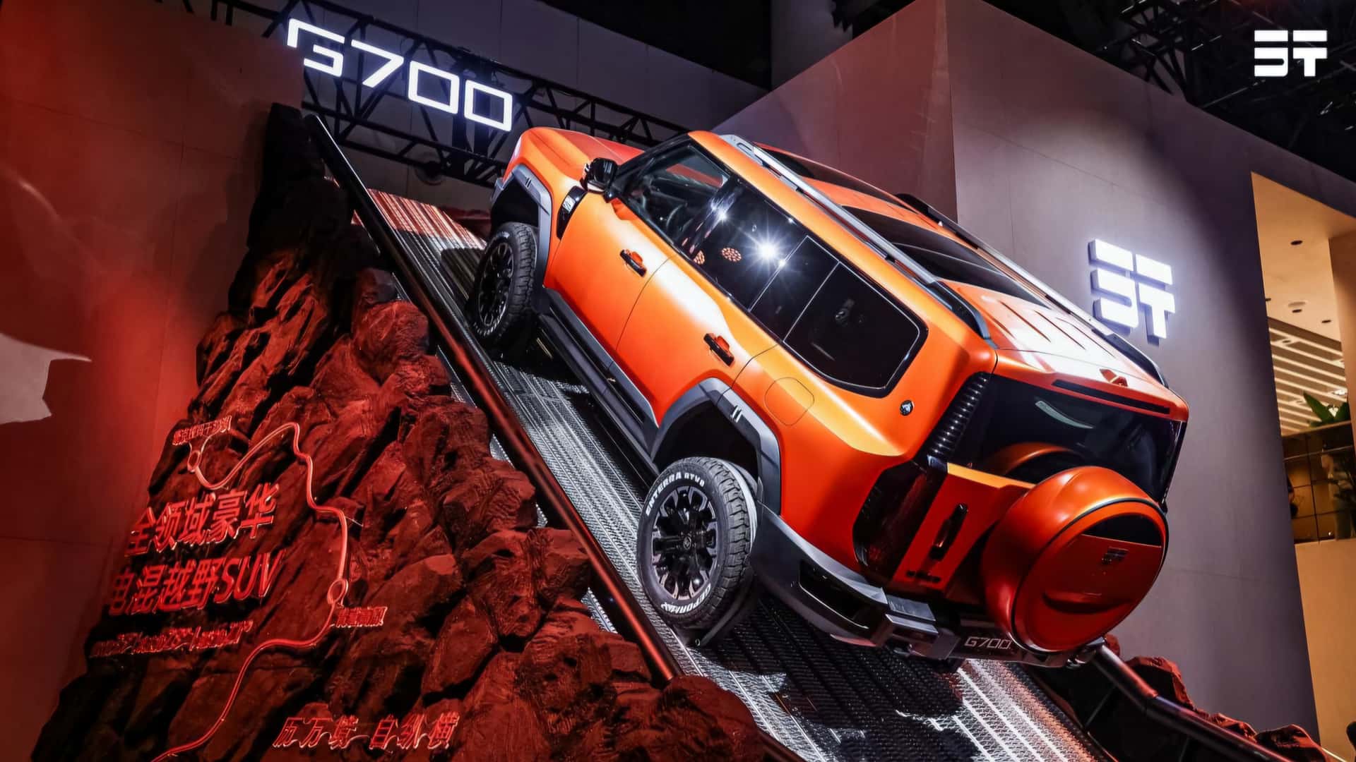 Interni del Jetour G700 con caratteristiche di lusso