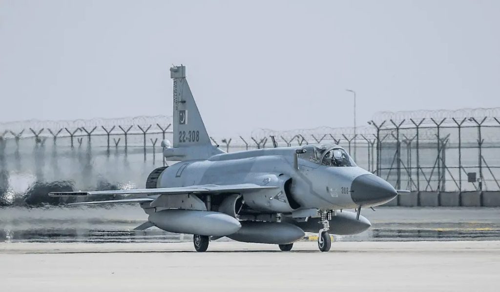 Jet da combattimento JF-17 Un caccia JF-17. Illustrazione: Aeronautica militare pakistana