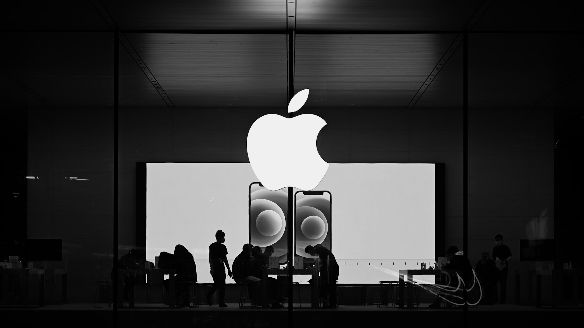 I ricercatori Apple stanno sviluppando un sistema avanzato di intelligenza artificiale per migliorare gli assistenti vocali I ricercatori Apple stanno sviluppando un sistema avanzato di intelligenza artificiale per migliorare gli assistenti vocali