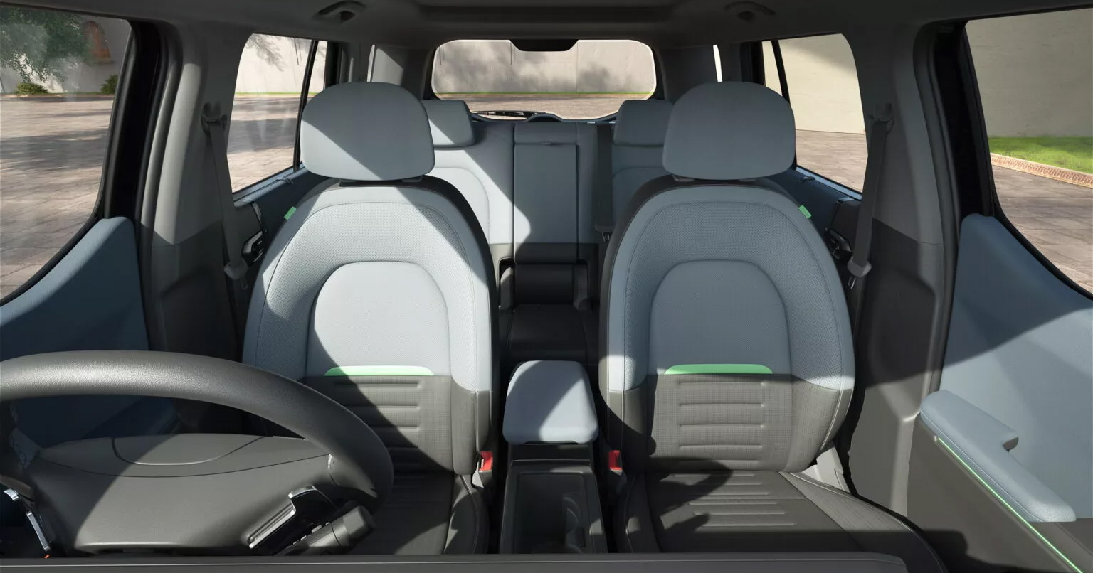 L'interno della Kia Syros con un design contemporaneo L'interno della Kia Syros con un design contemporaneo