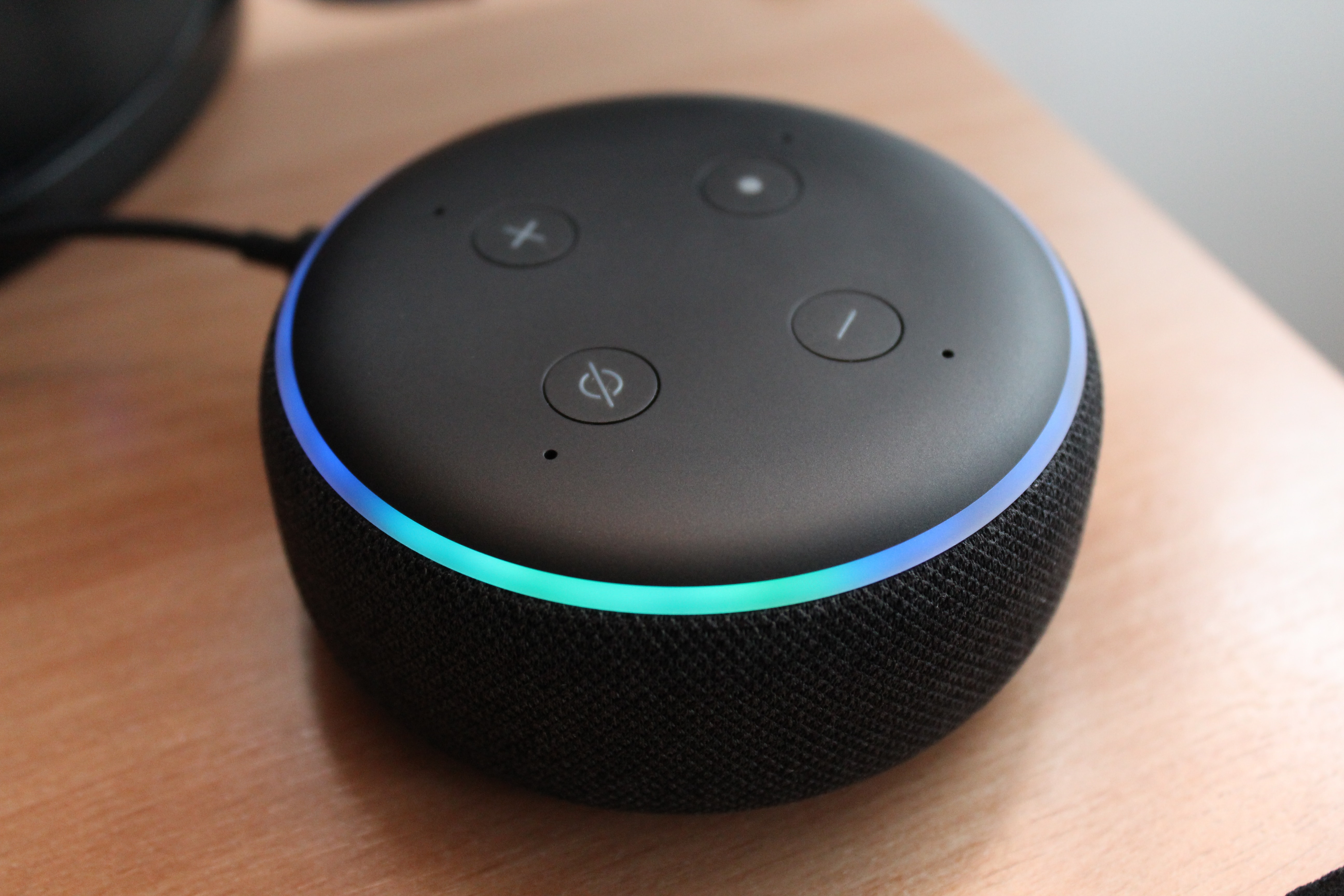 Amazon ha confermato che le registrazioni vocali di Alexa vengono utilizzate per addestrare l'intelligenza artificiale. Amazon ha confermato che le registrazioni vocali di Alexa vengono utilizzate per addestrare l'intelligenza artificiale.