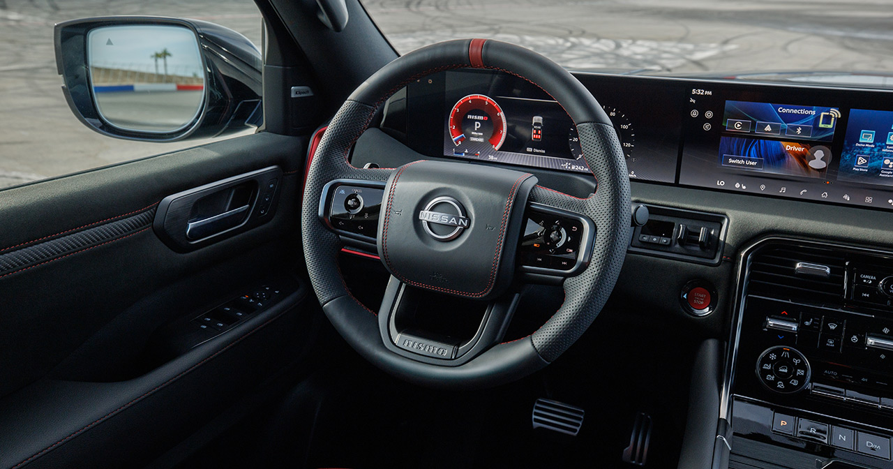 Interno della Nissan Armada NISMO