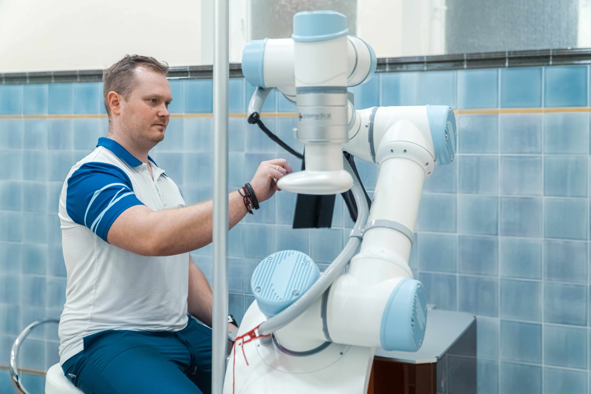 Operatore della massaggiatrice robotica Anna La massaggiatrice robotica di Anna. Illustrazione: Albergo Centralni Lazne