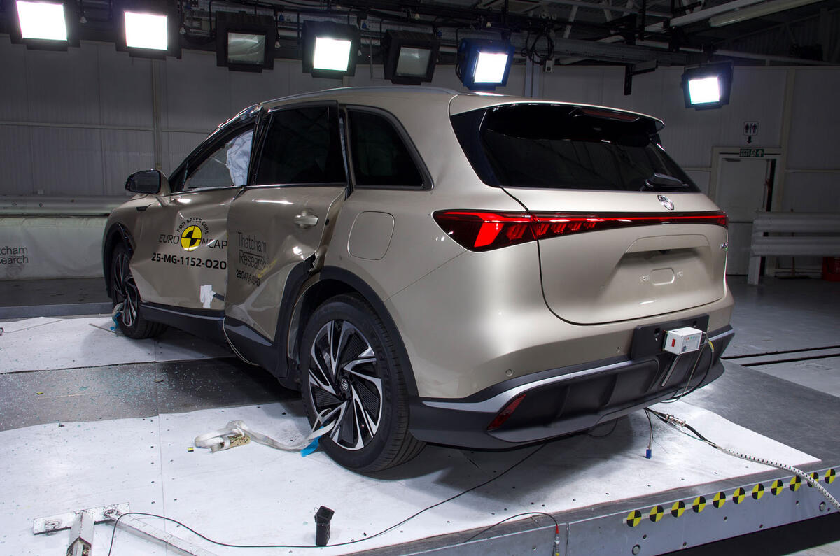 Foto del crash posteriore del MG S6 EV