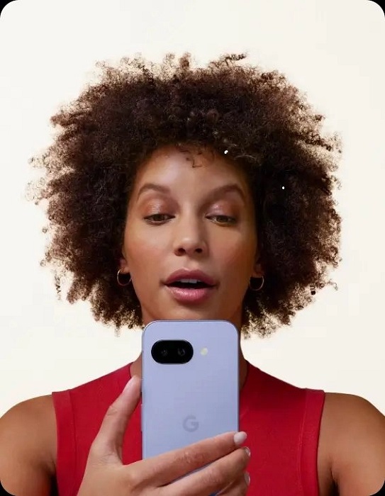 Render del Google Pixel 9a in colorazione Peonia Render del Google Pixel 9a in colorazione Peonia