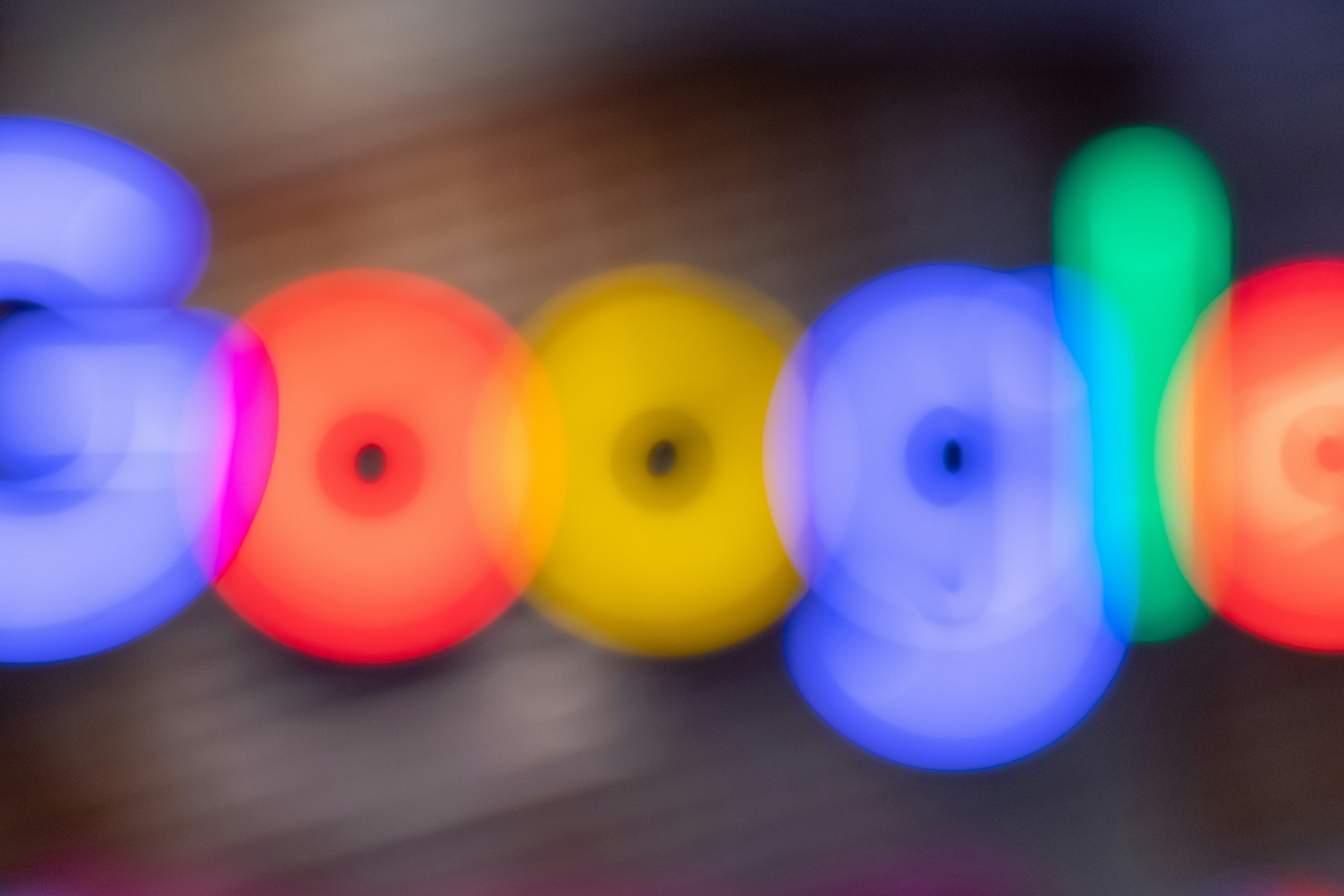 Ex ingegnere di Google accusato di aver rubato segreti di intelligenza artificiale per la Cina Ex ingegnere di Google accusato di aver rubato segreti di intelligenza artificiale per la Cina