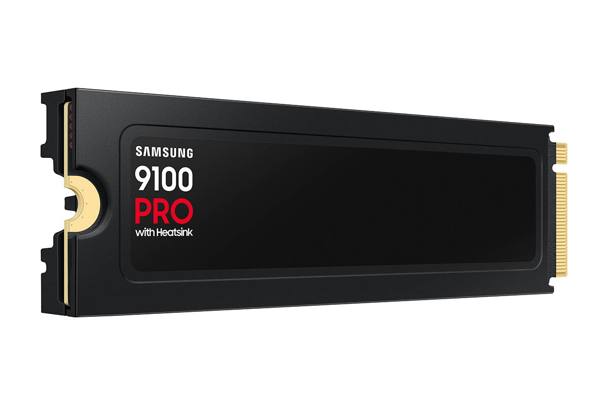 SSD Samsung 9100 Pro con dissipatore di calore SSD Samsung 9100 Pro con dissipatore di calore